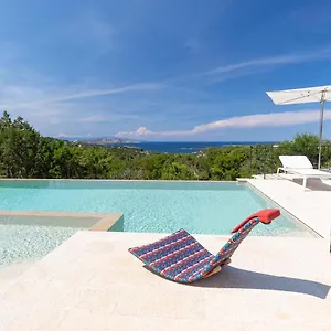 Villa Amira Porto Cervo, Liscia di Vacca